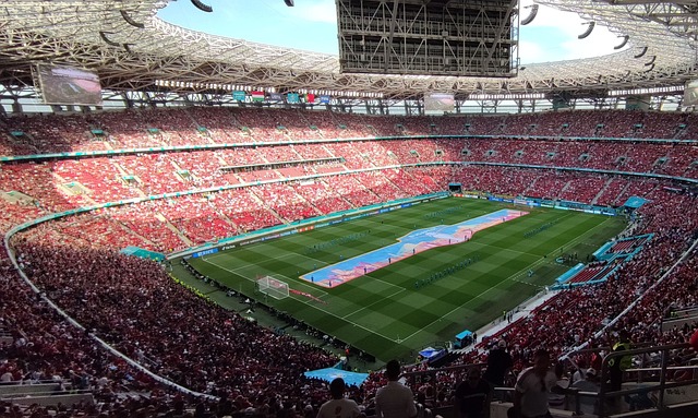 因素共同作 因素共同作